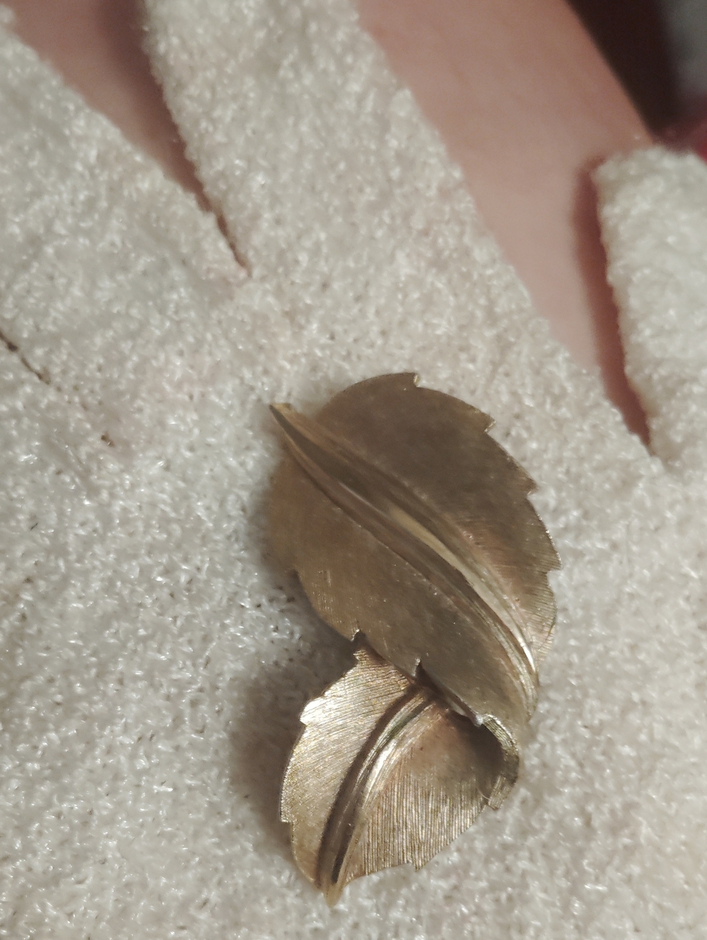 Gold-Tone Leaf Clip Brooch - Elegant Women's Jewelry